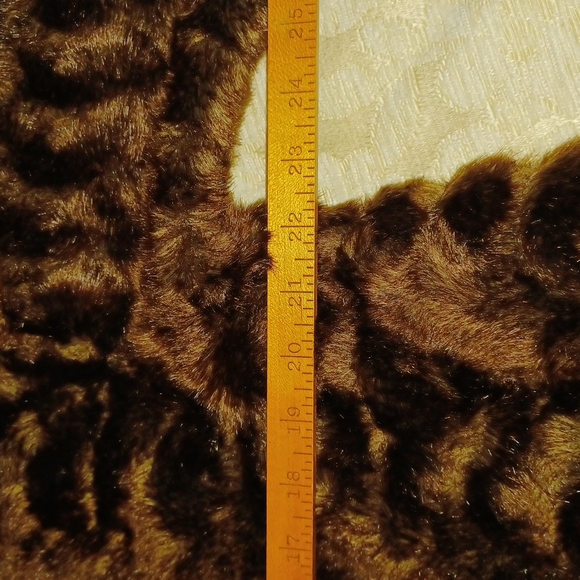 Dennis Basso Luxe faux fur coat. - Picture 11 of 13